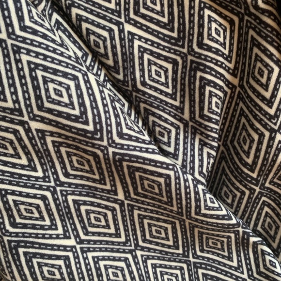 Black and cream printed H&M drape coat size 12 - Picture 3 of 3